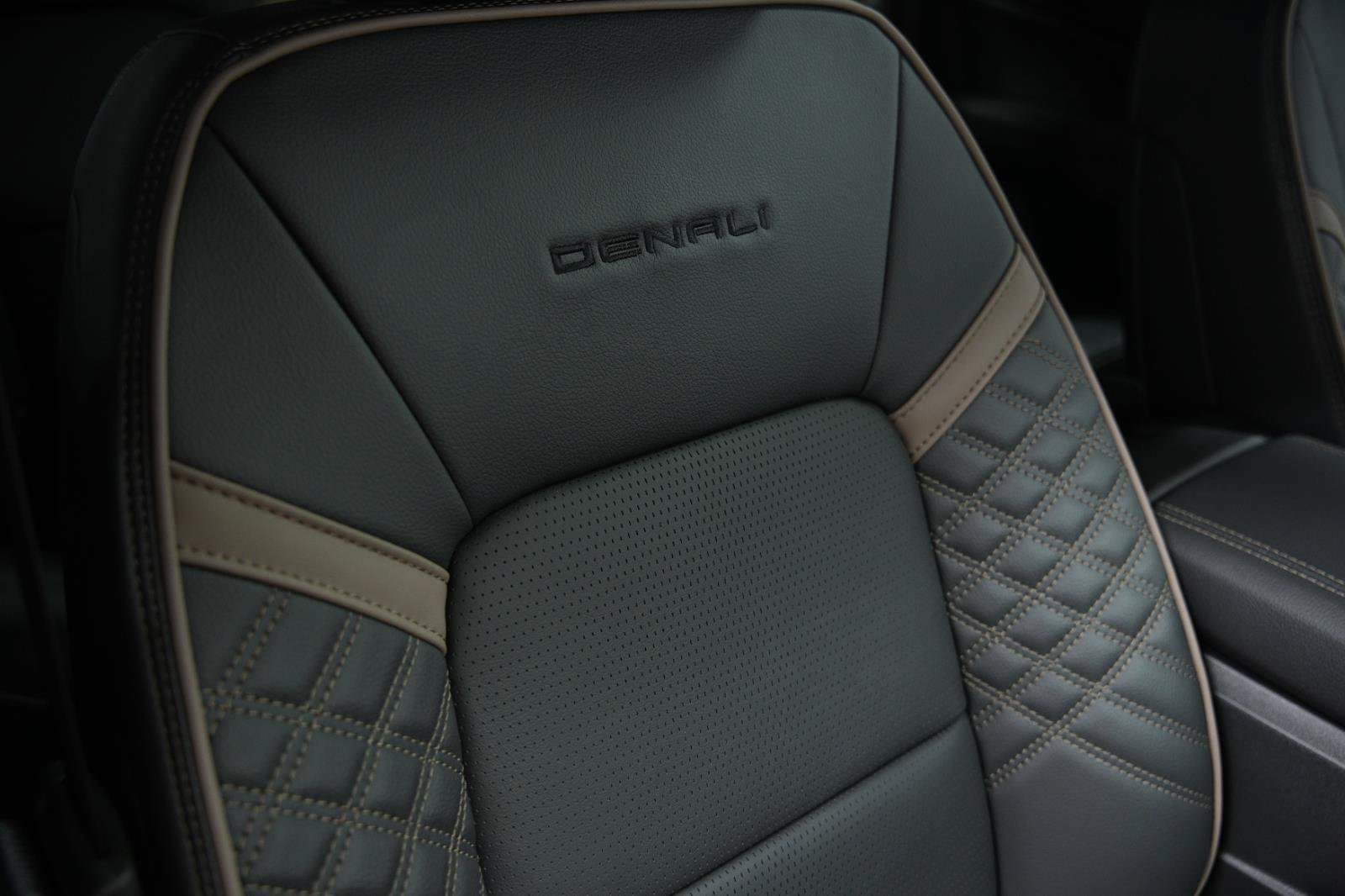 New 2026 GMC Canyon Denali AWD/4WD image 18