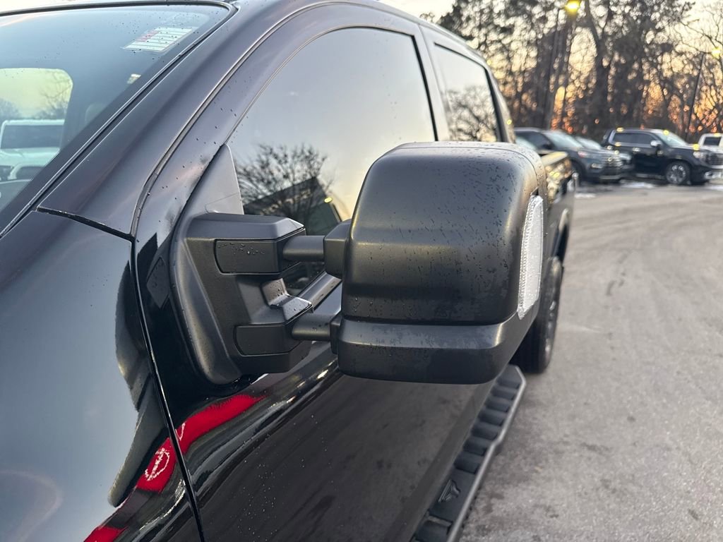 Used 2023 Nissan Titan PRO-4X w/ Pro-4x Convenience Package image 38