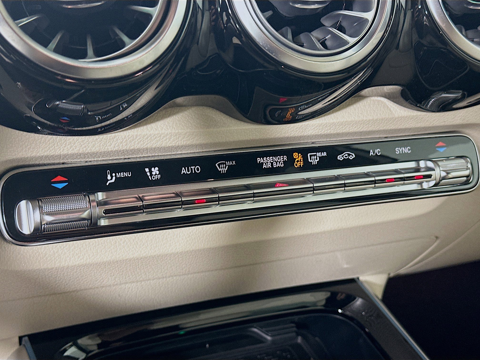 Certified 2025 Mercedes-Benz GLB 250 4MATIC image 20