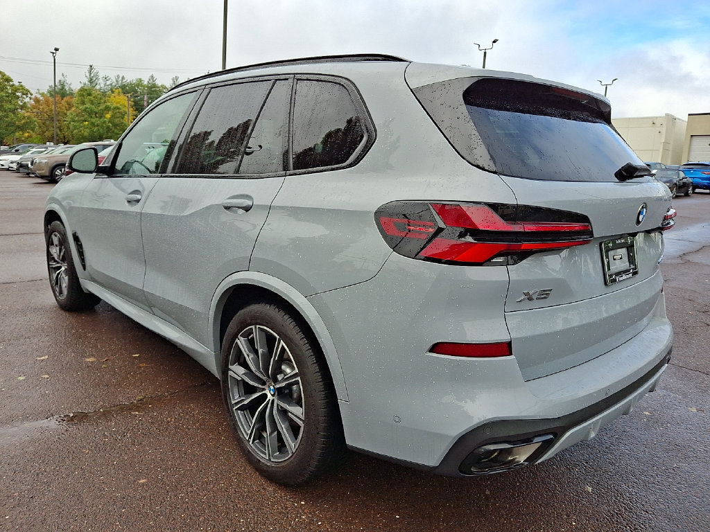 Used 2024 BMW X5 xDrive40i w/ M Sport Package AWD/4WD image 4