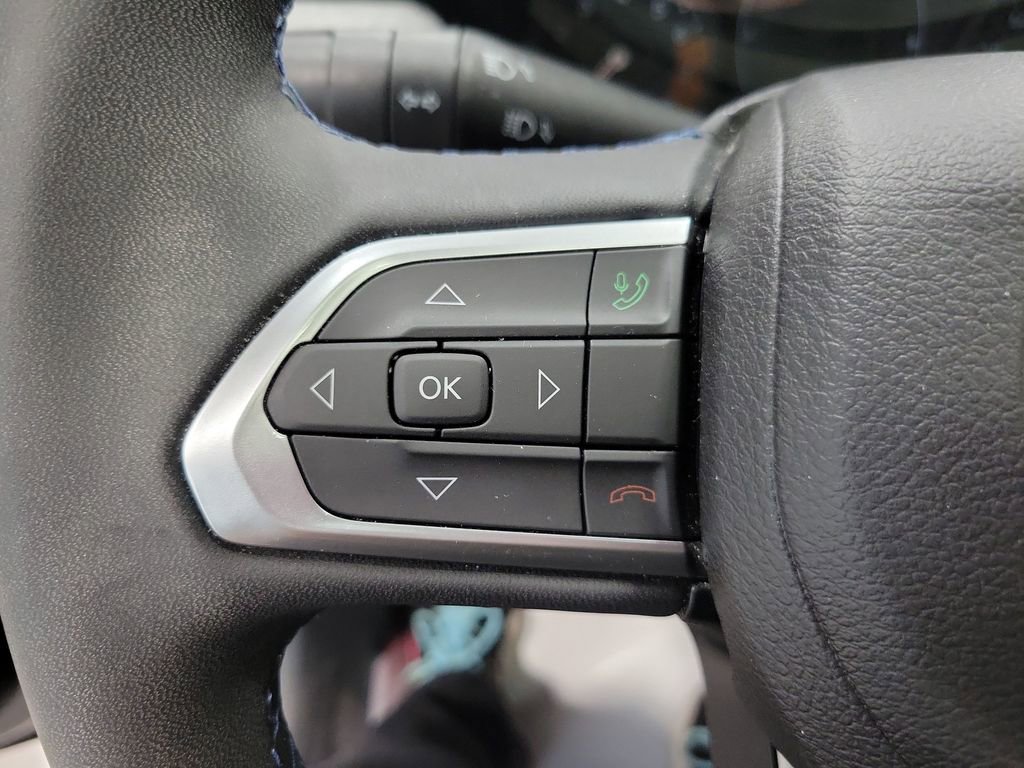 Certified 2022 Jeep Compass Latitude w/ Sun and Sound Group AWD/4WD image 37