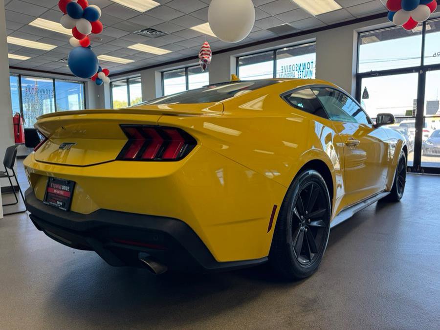 Used 2024 Ford Mustang GT RWD image 16