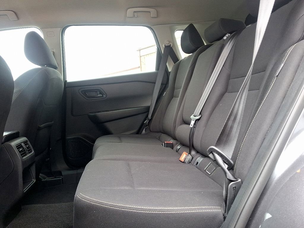 Used 2024 Nissan Rogue S image 10