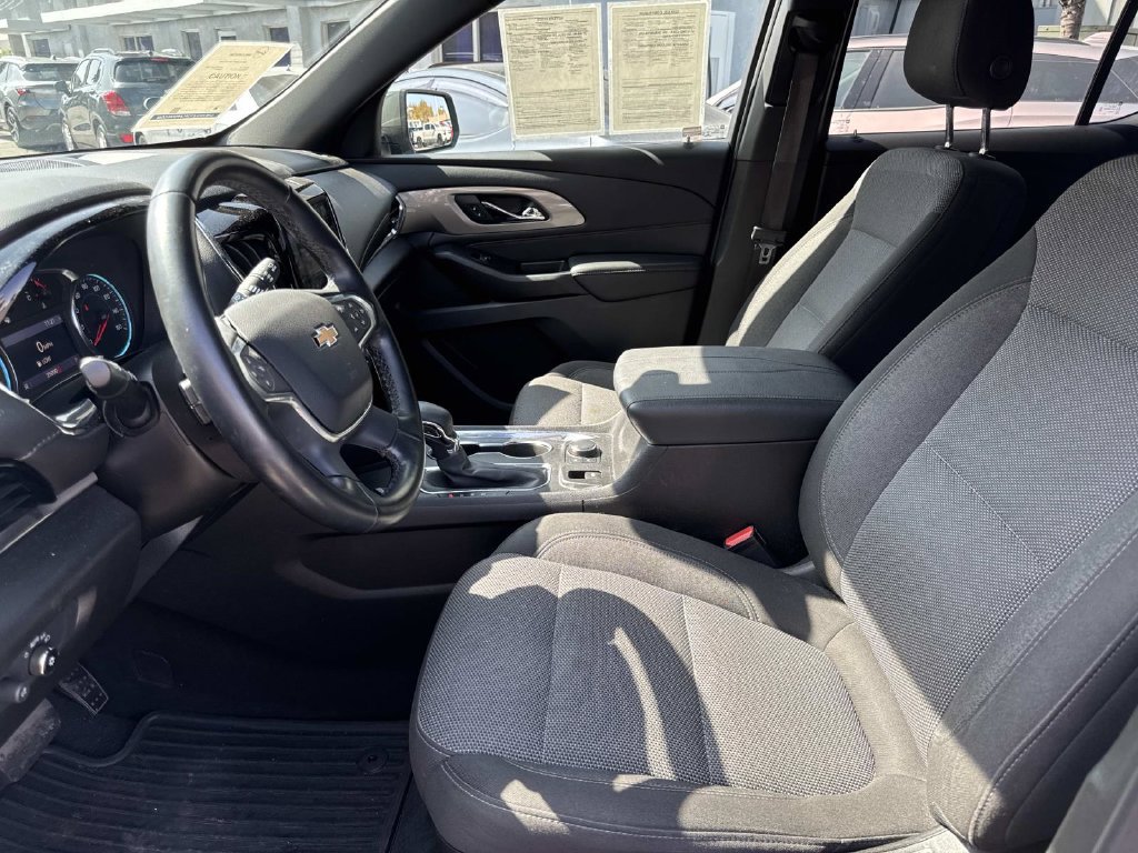 Used 2023 Chevrolet Traverse LT FWD image 19