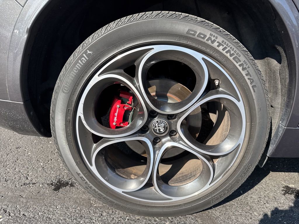 Used 2022 Alfa Romeo Stelvio Ti w/ Active Assist Plus Package image 20