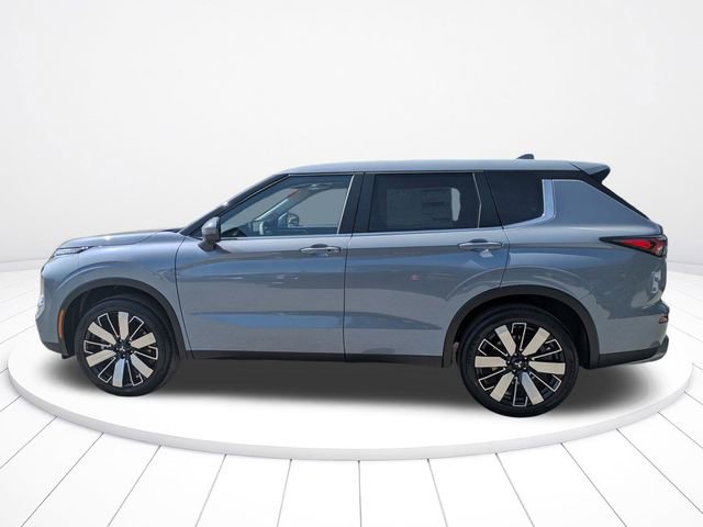 New 2026 Mitsubishi Outlander SE image 7