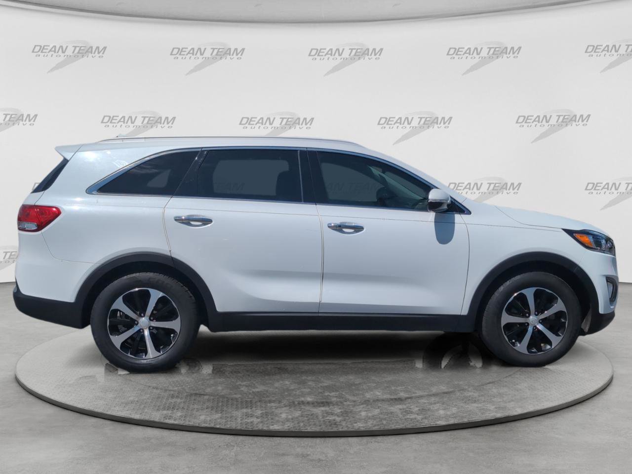 Used 2018 Kia Sorento EX FWD image 8