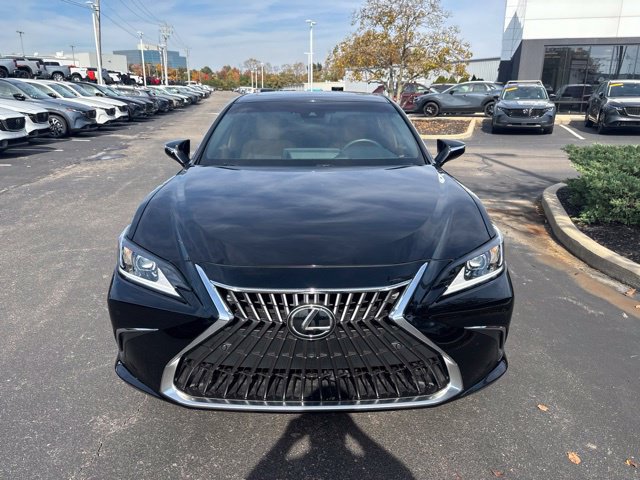 Used 2024 Lexus ES 300h w/ Premium Package FWD image 3