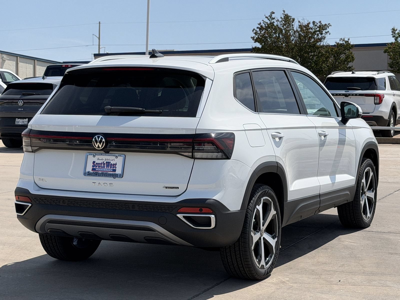 New 2026 Volkswagen Taos SEL AWD/4WD image 4
