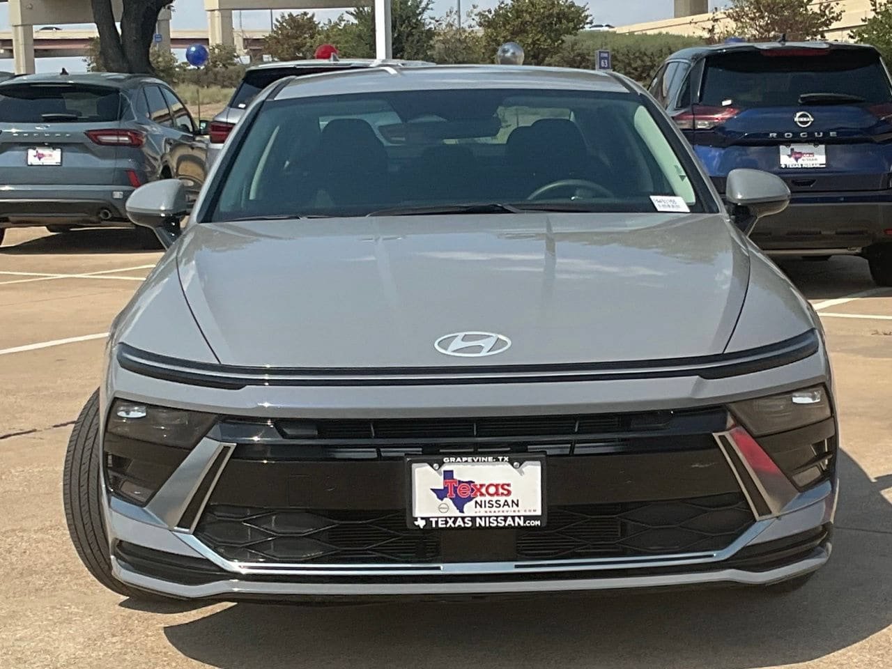 Used 2025 Hyundai Sonata SEL FWD image 2