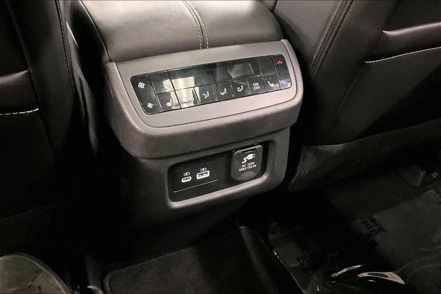 Used 2024 Nissan Pathfinder SL AWD/4WD image 34