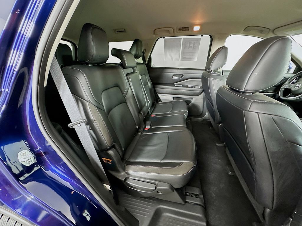 Used 2022 Nissan Pathfinder SL w/ SL Black Package image 40