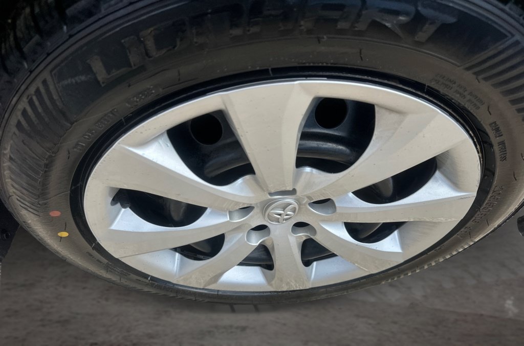 Used 2024 Toyota Corolla LE FWD image 19