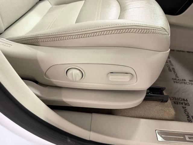 Used 2023 GMC Terrain Denali w/ LPO, Floor Liner Package AWD/4WD image 27
