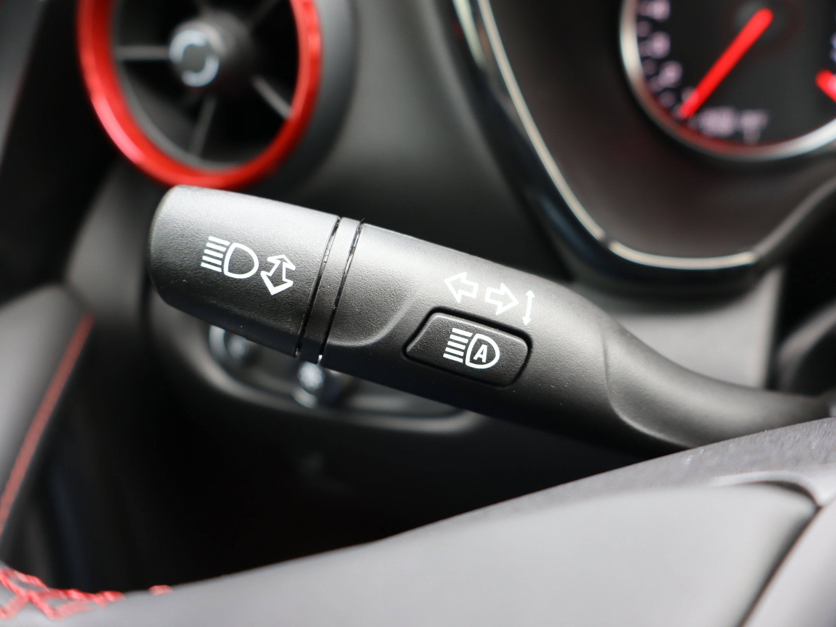 Certified 2025 Chevrolet Blazer RS w/ Driver Confidence II Package image 22