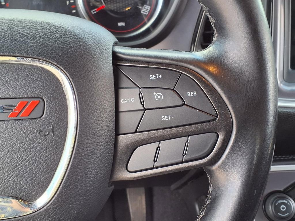 Used 2020 Dodge Challenger SXT RWD image 29