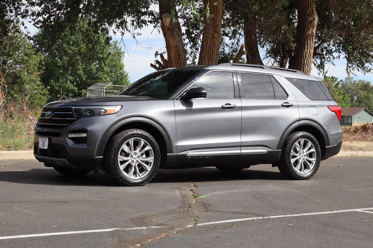 Used 2021 Ford Explorer XLT w/ Equipment Group 202A AWD/4WD image 10
