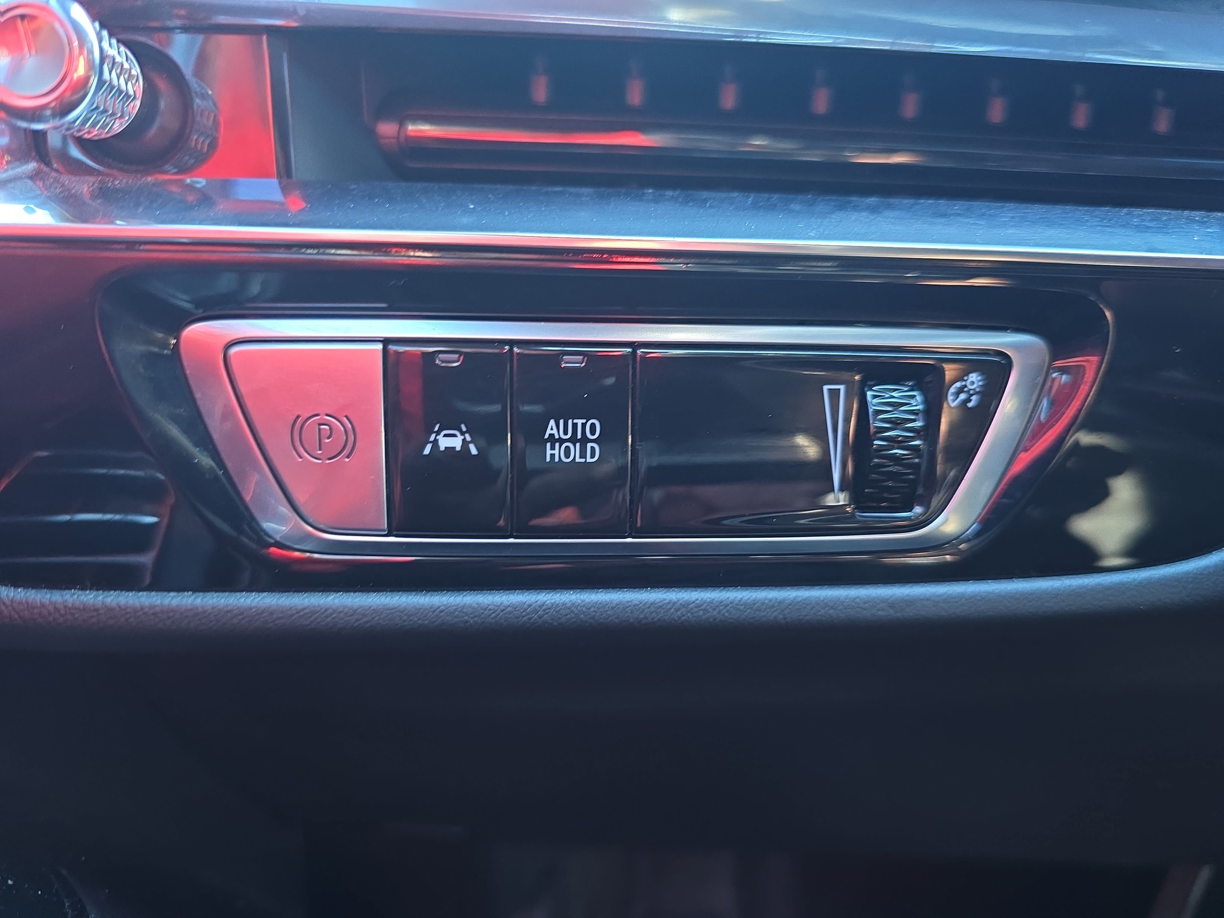 Certified 2024 Cadillac Lyriq Tech RWD image 25