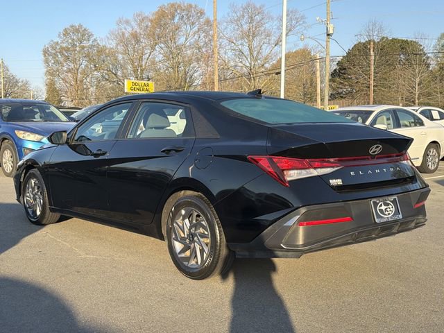Used 2024 Hyundai Elantra SEL image 5