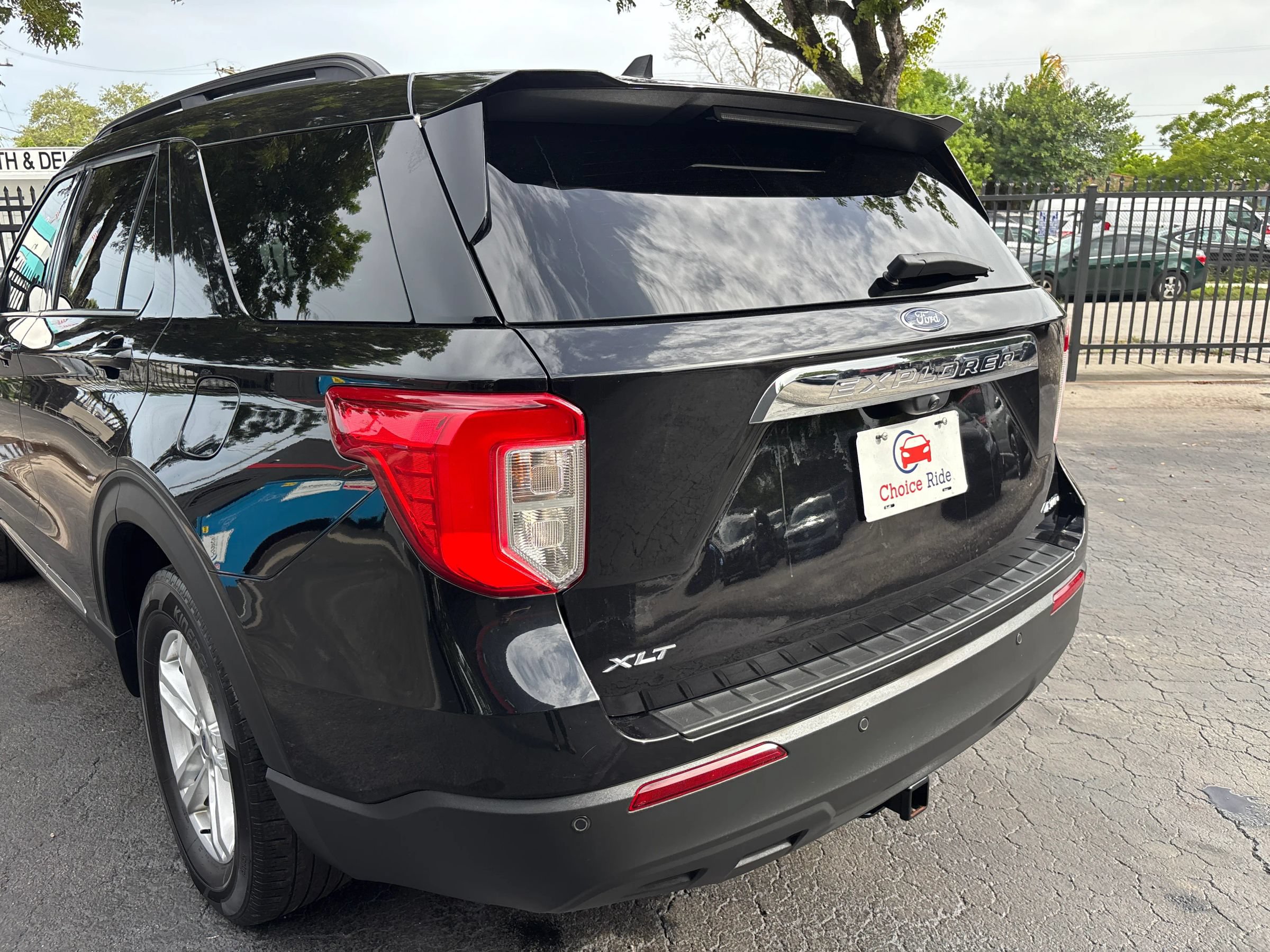 Used 2024 Ford Explorer XLT AWD/4WD image 27