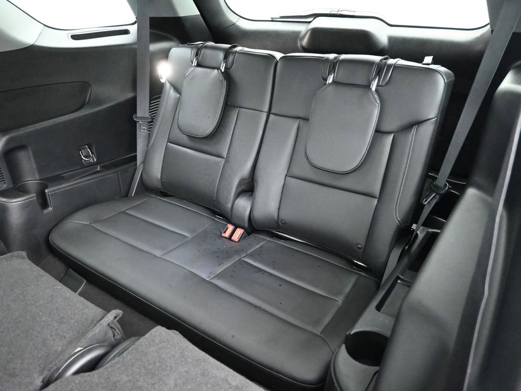 Used 2022 Ford Explorer XLT w/ Equipment Group 202A image 24