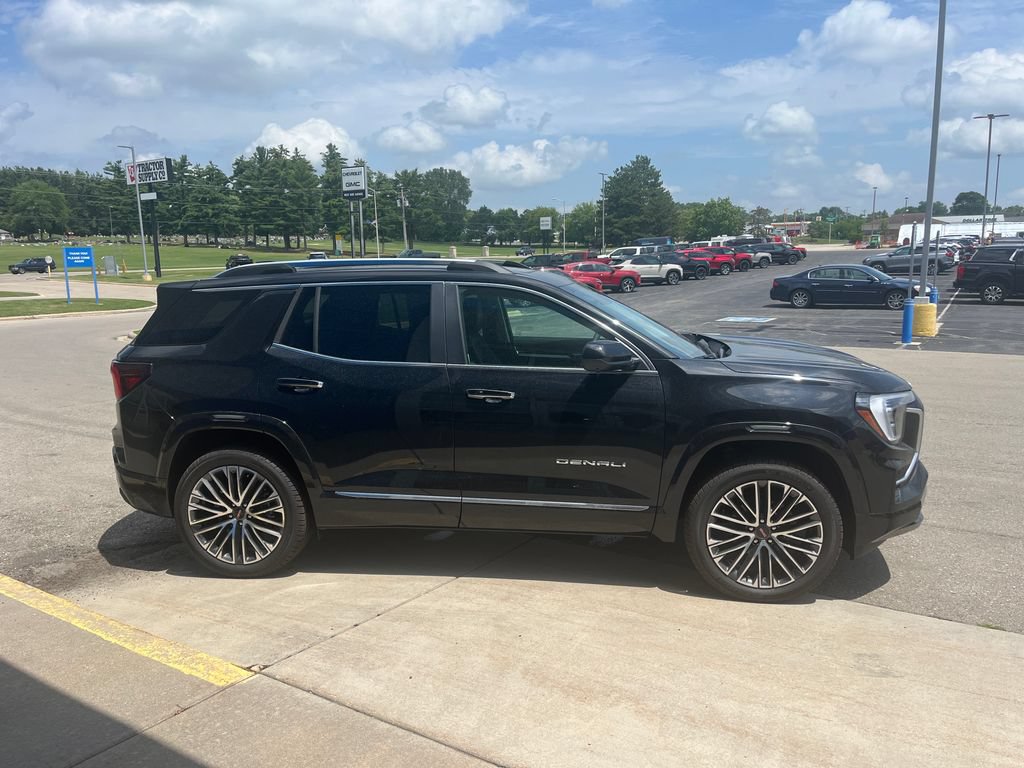 New 2026 GMC Terrain Denali w/ LPO, Floor Liner Package AWD/4WD image 4