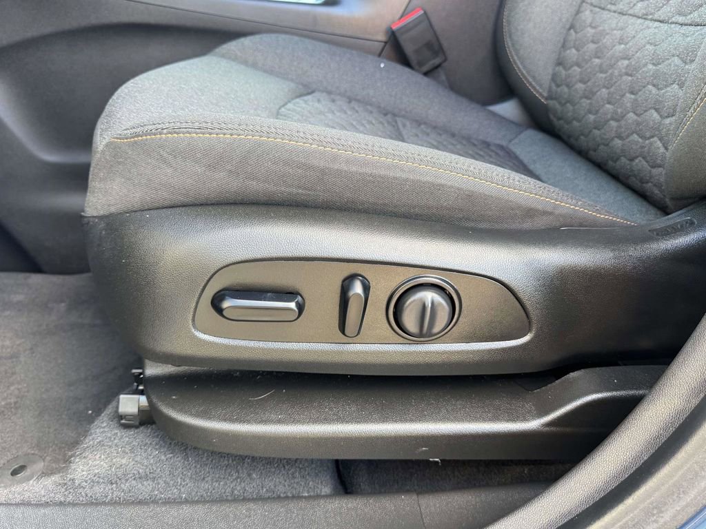 Used 2021 Chevrolet Equinox LT AWD/4WD image 19