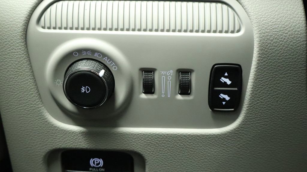 Used 2022 Jeep Wagoneer Series III w/ Premium Group I image 36