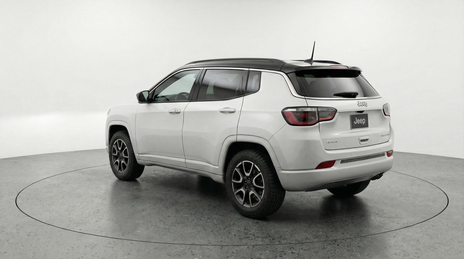 Used 2025 Jeep Compass Trailhawk image 6