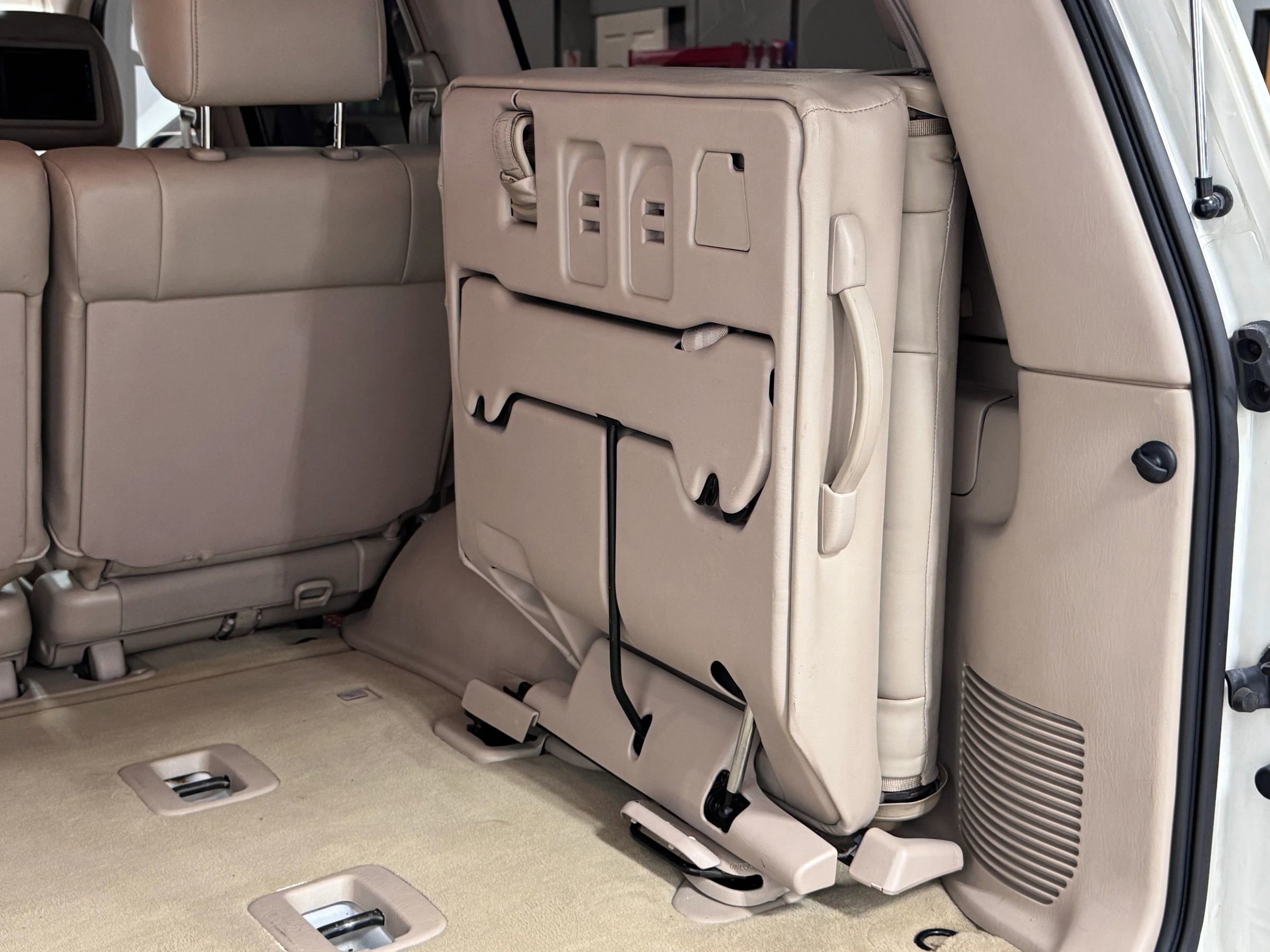 Used 2002 Lexus LX 470 LX 470 Sport Utility 4D image 9