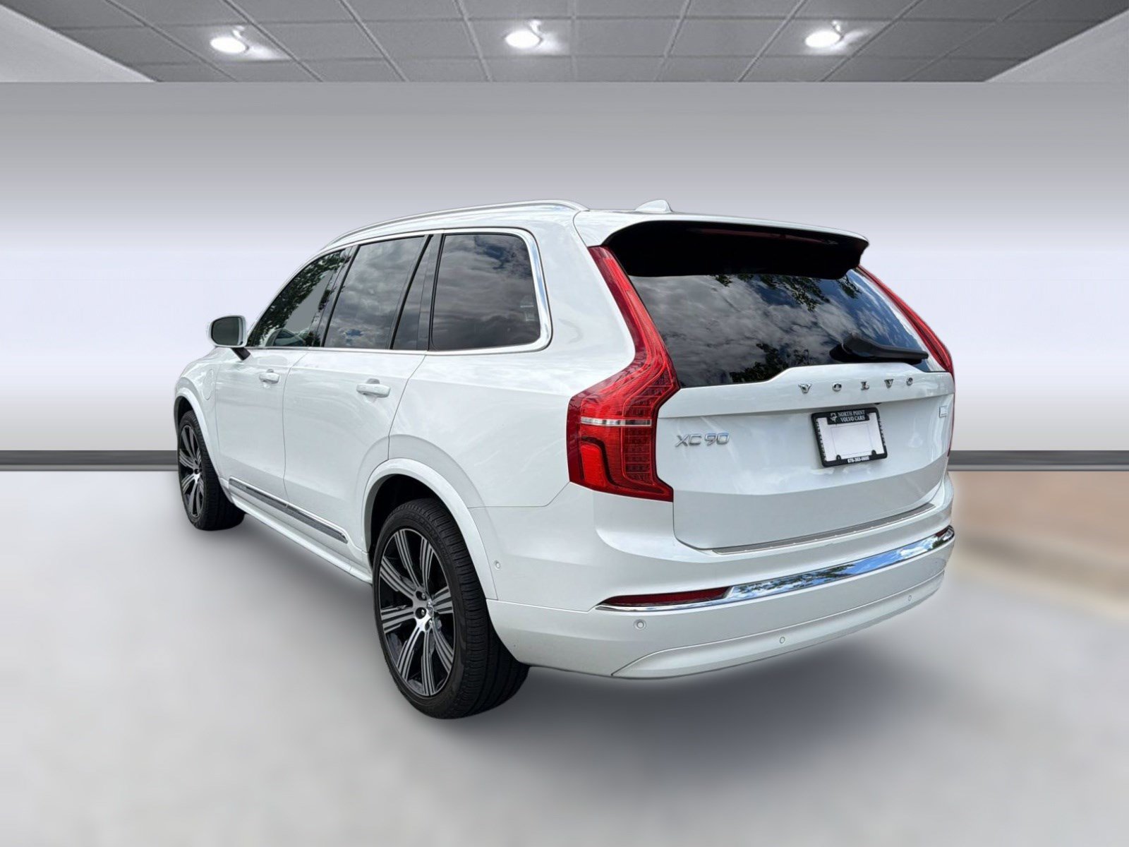 Certified 2024 Volvo XC90 T8 Ultimate w/ Protection Package Premier AWD/4WD image 3