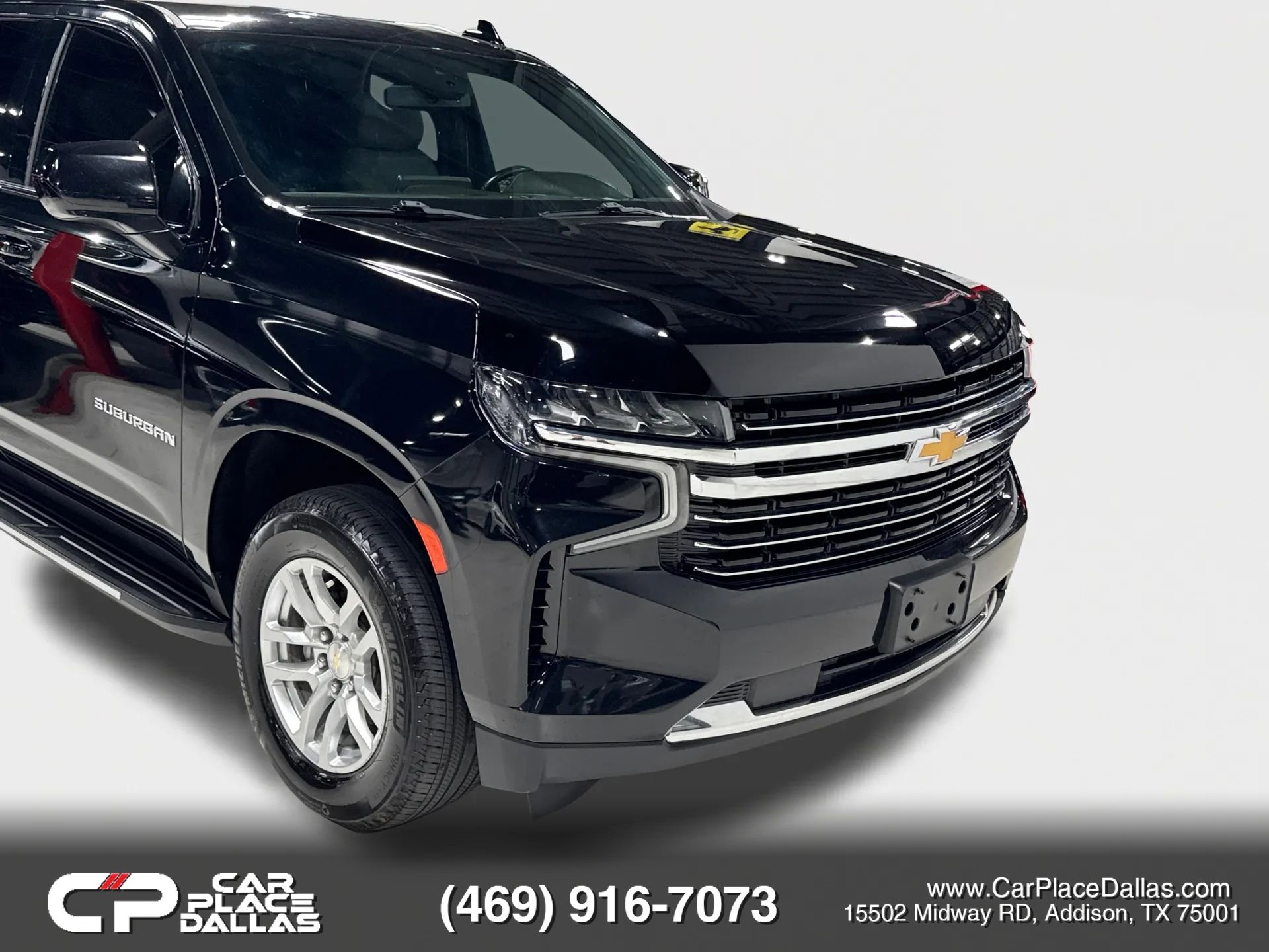 Used 2021 Chevrolet Suburban LT RWD image 3