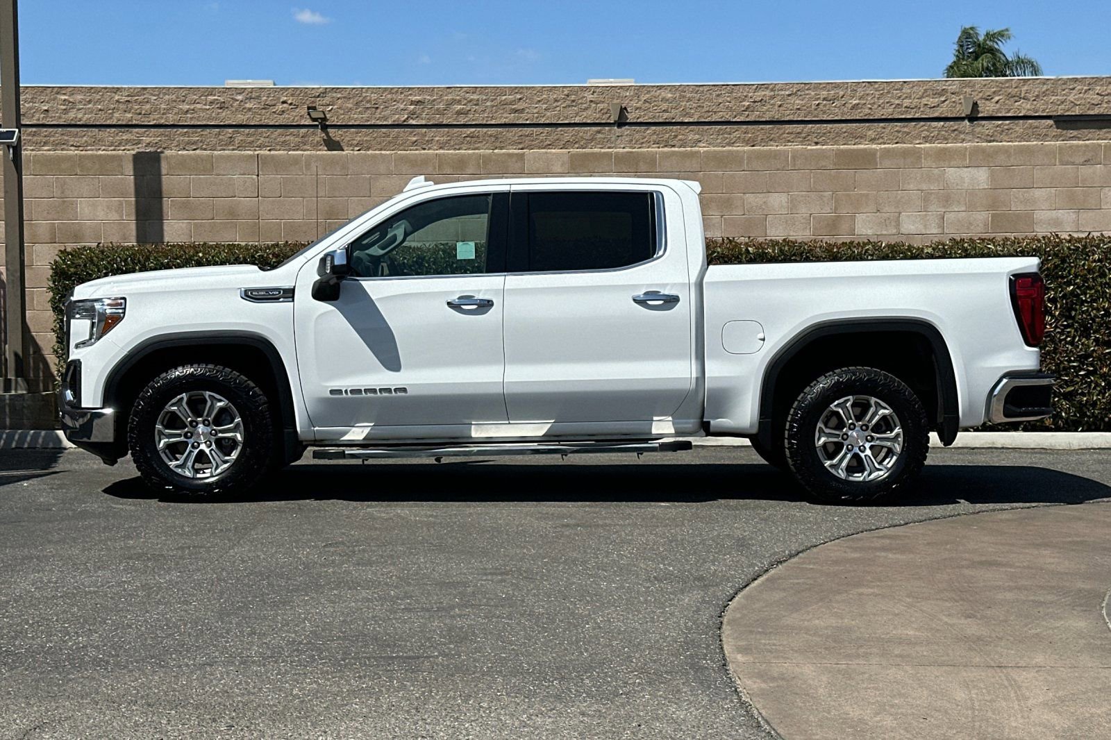 Certified 2021 GMC Sierra 1500 SLT w/ Driver Alert Package I RWD image 7