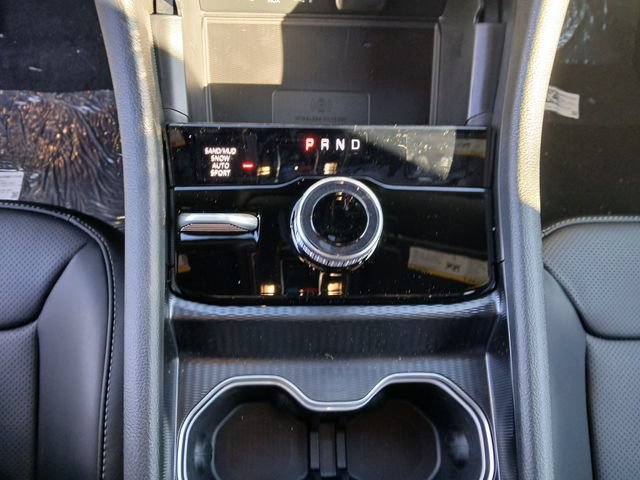 New 2025 Jeep Grand Cherokee Limited w/ Luxury Tech Group II AWD/4WD image 32