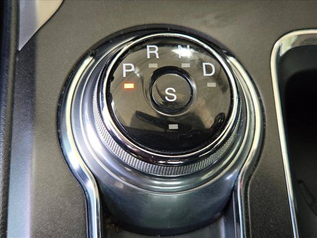 Used 2017 Ford Fusion SE w/ Fusion SE Technology Package FWD image 15