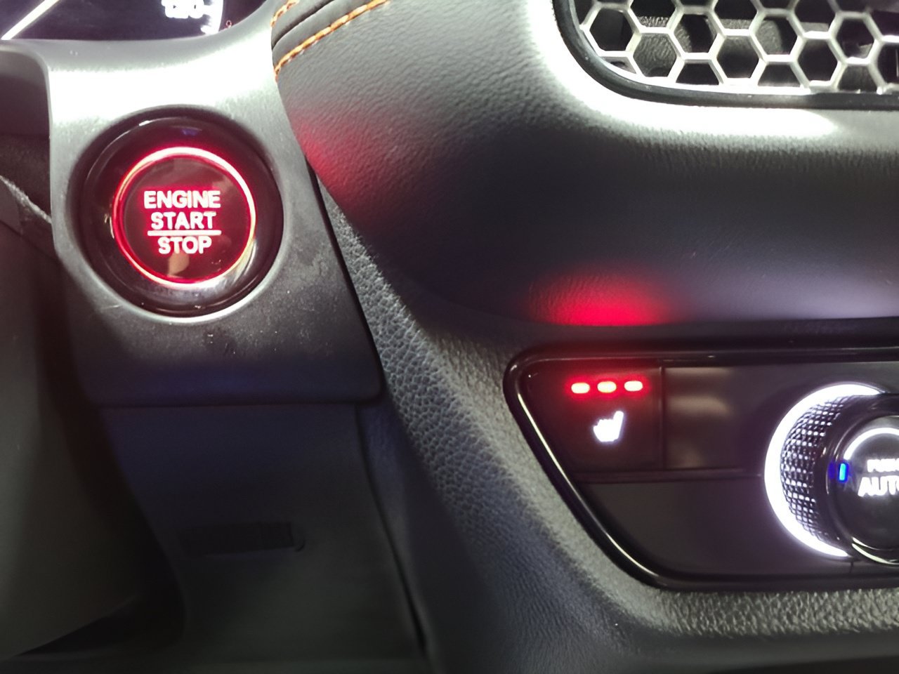 Certified 2025 Honda HR-V Sport image 32
