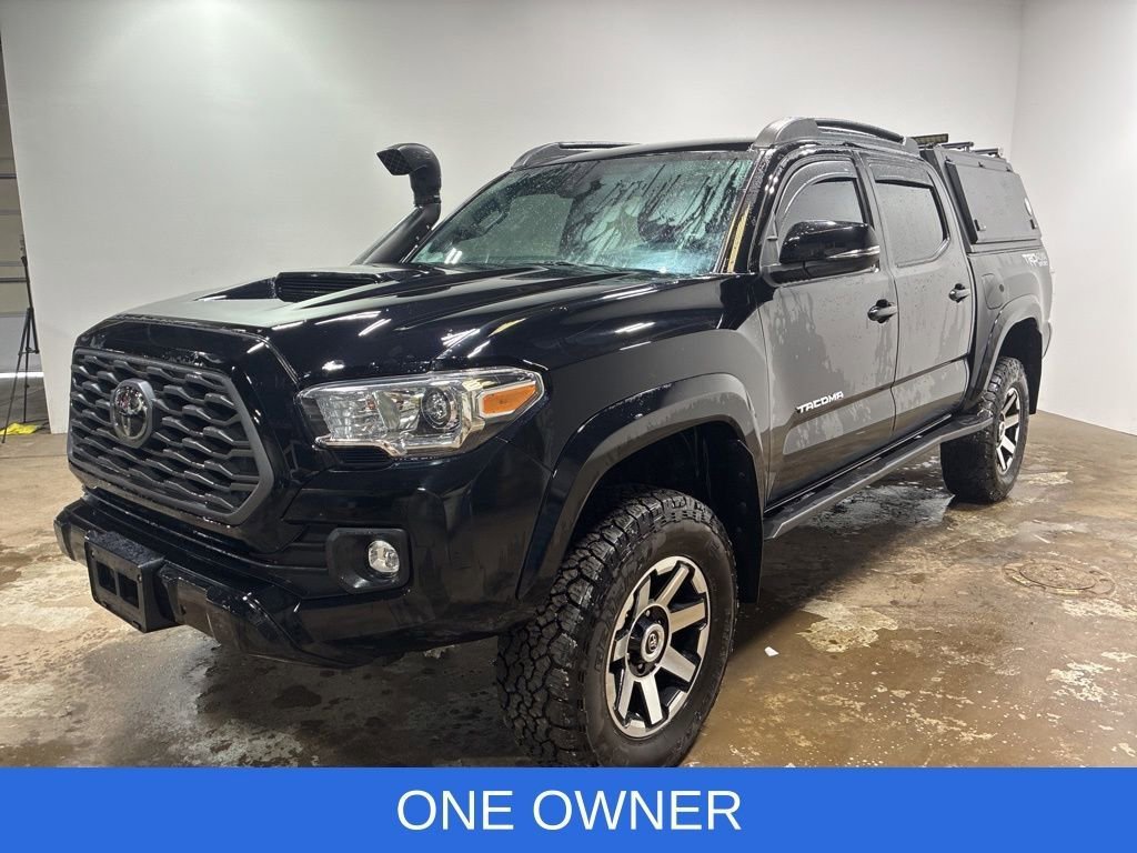 Used 2022 Toyota Tacoma TRD Sport image 3
