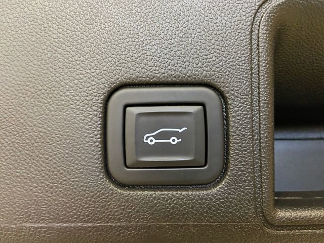 Used 2024 GMC Terrain SLT image 25