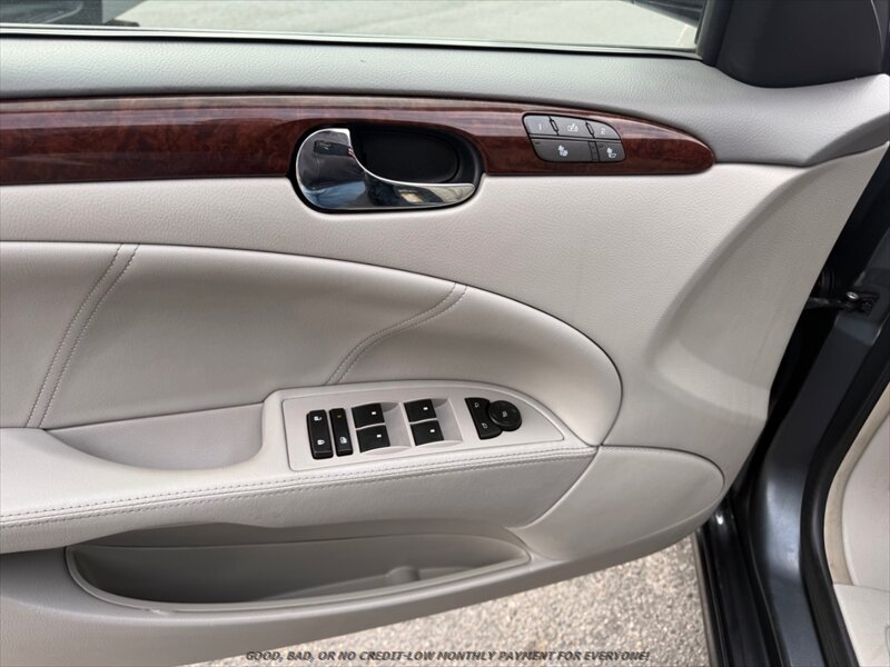 Used 2011 Buick Lucerne CXL FWD image 21