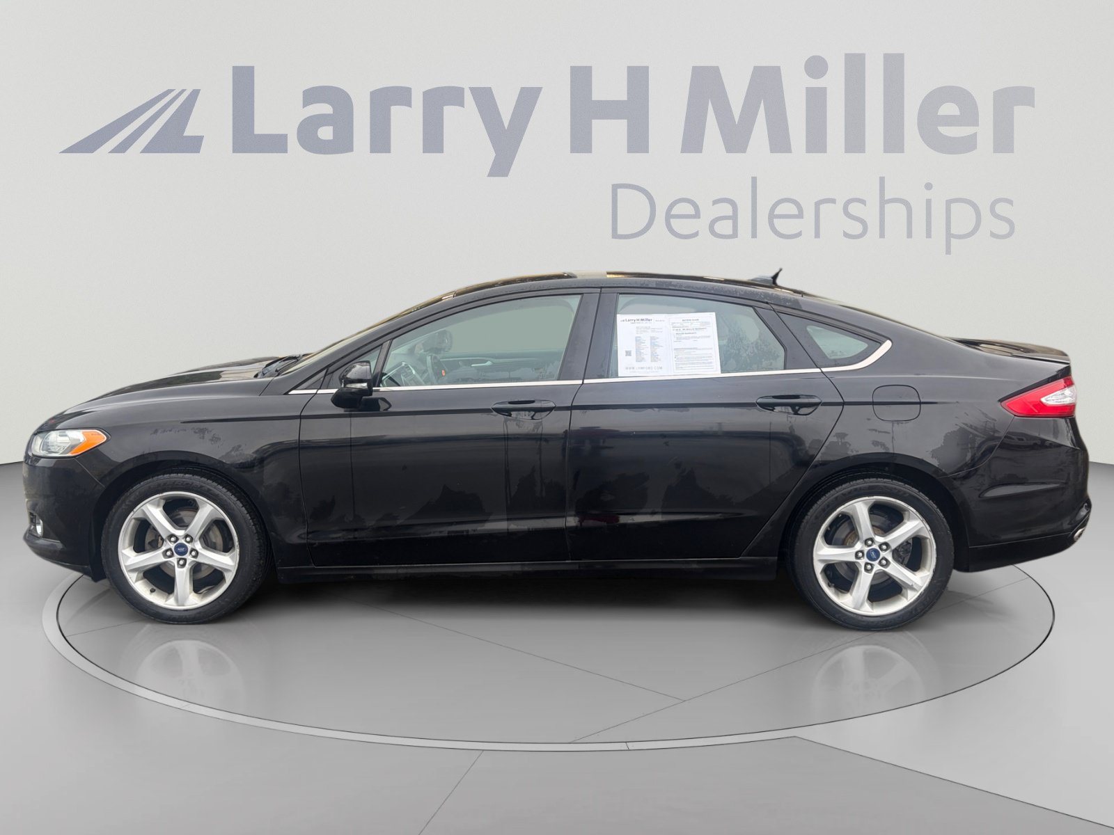 Used 2016 Ford Fusion SE AWD/4WD image 2