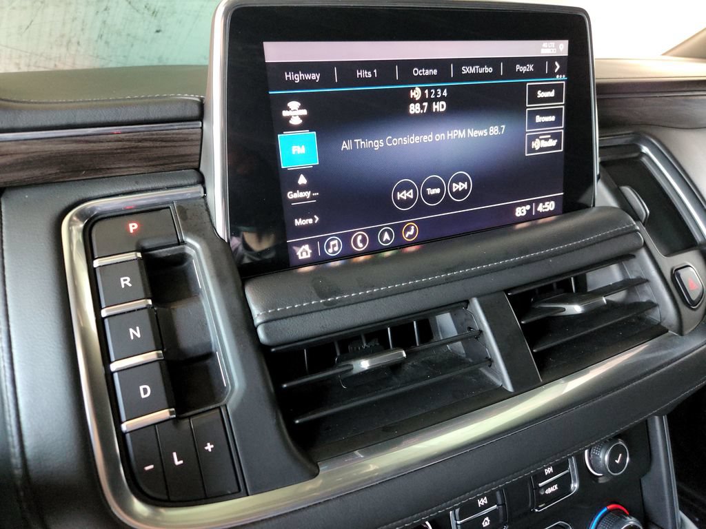 Used 2021 Chevrolet Tahoe Z71 w/ Luxury Package AWD/4WD image 20