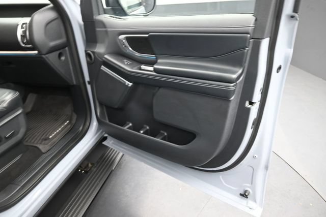 Certified 2026 Ford Expedition Platinum w/ Stealth Performance Package AWD/4WD image 35