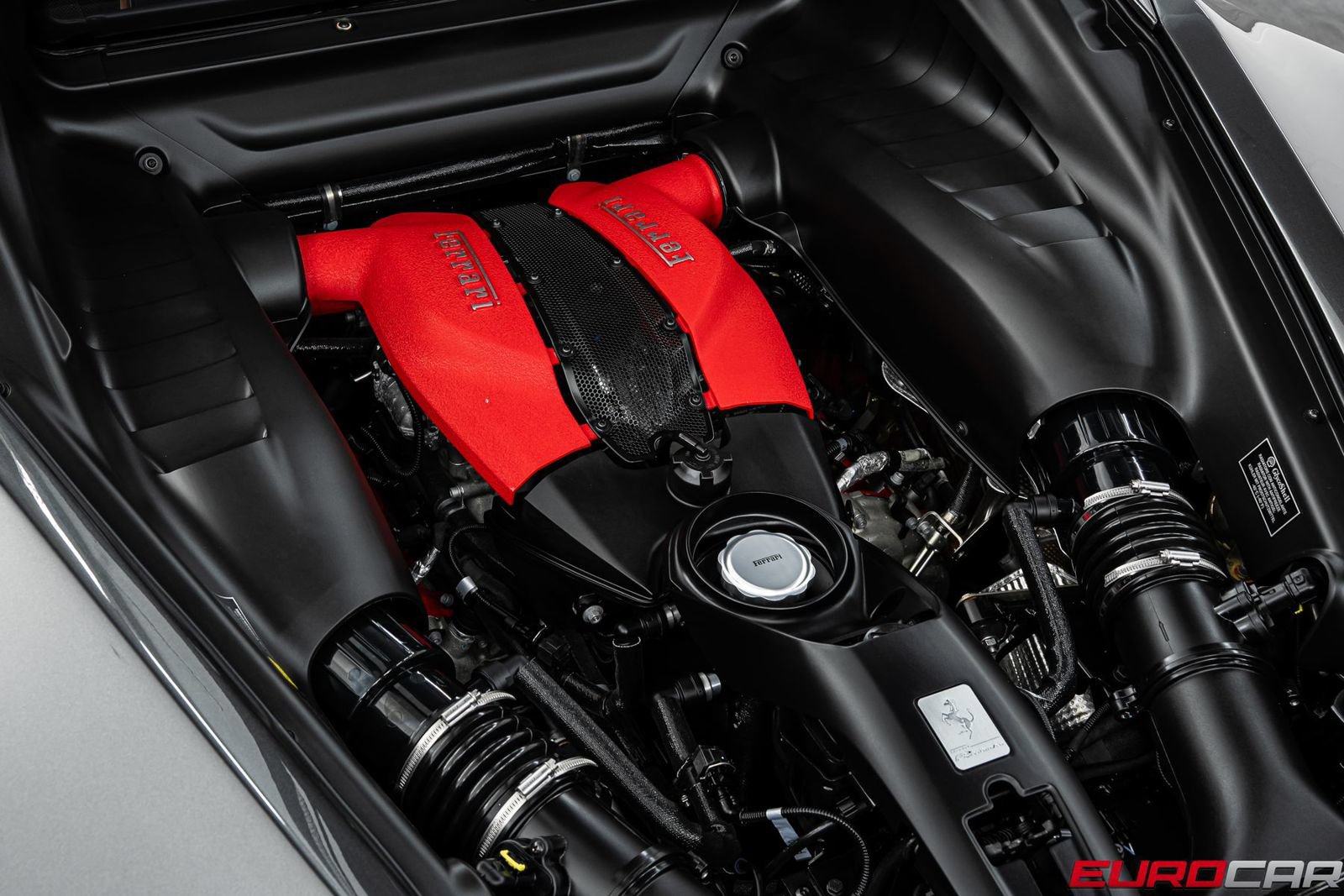 Used 2021 Ferrari F8 Tributo RWD image 21