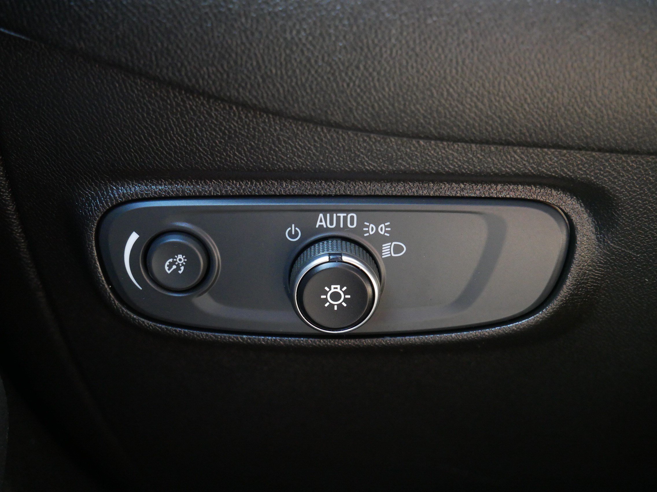 Used 2022 Chevrolet Equinox RS w/ Infotainment Package AWD/4WD image 26