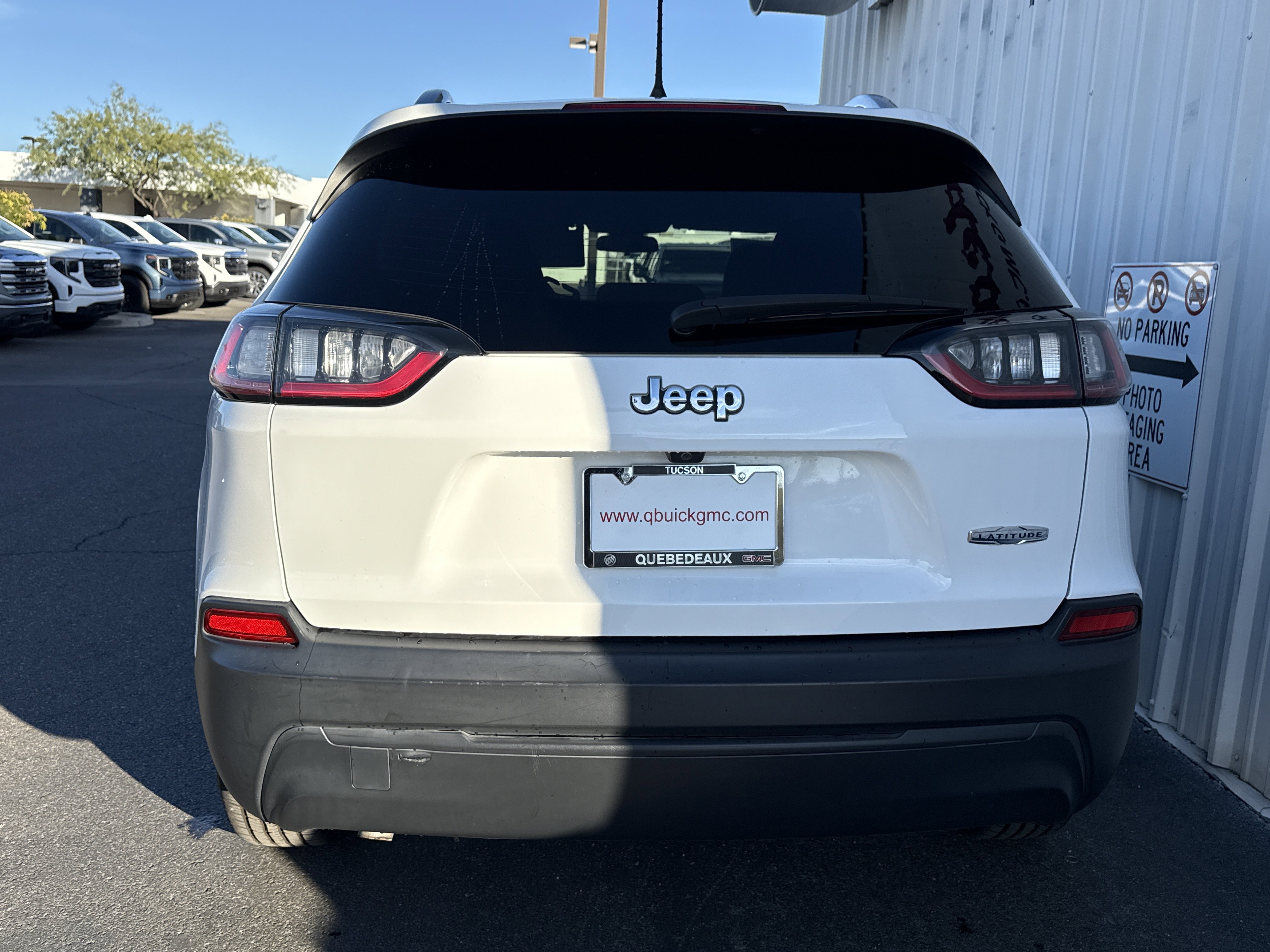 Used 2019 Jeep Cherokee Latitude w/ Popular Appearance Group image 6