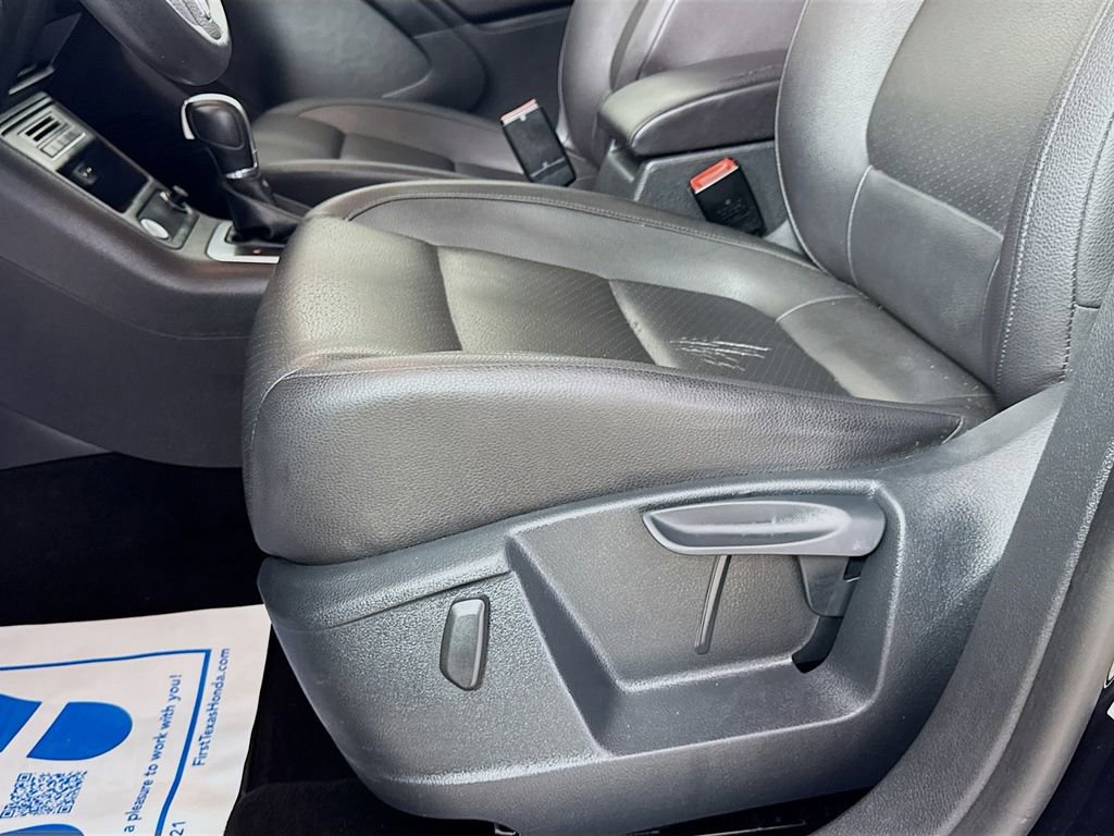 Used 2017 Volkswagen Tiguan S FWD image 23