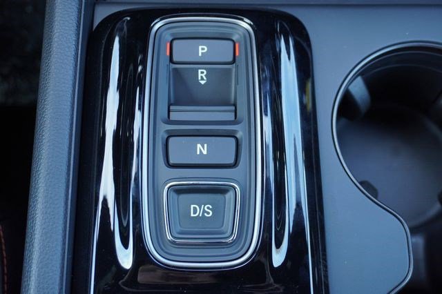 Used 2025 Honda Pilot TrailSport image 11