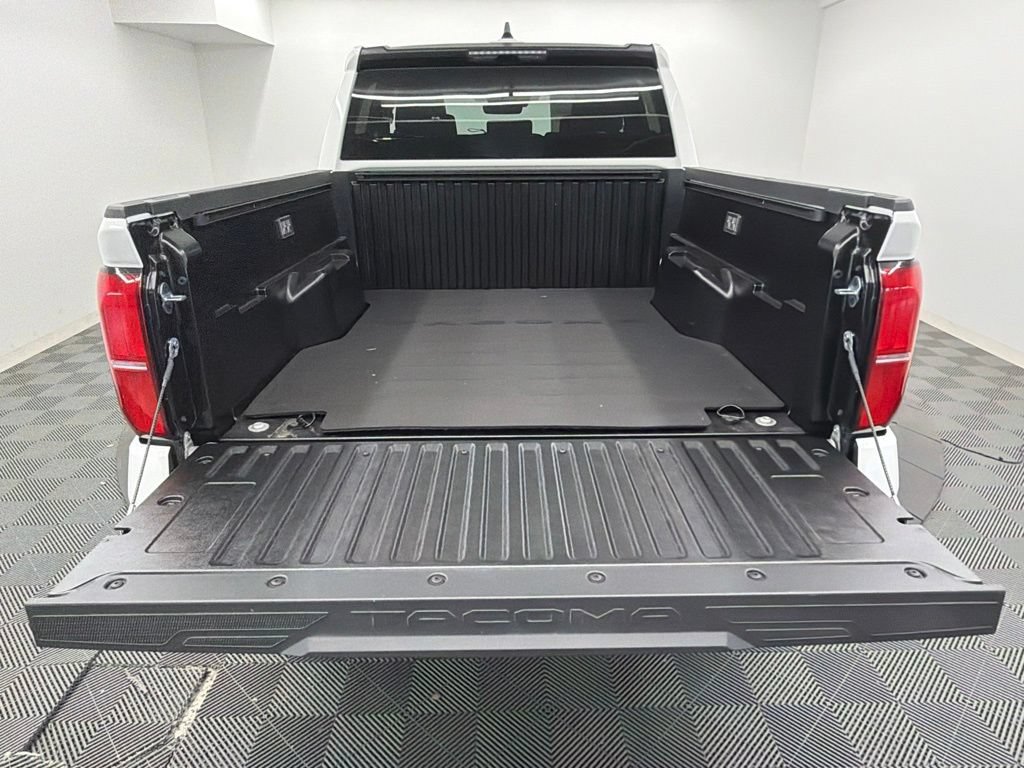 Used 2026 Toyota Tacoma SR5 AWD/4WD image 21