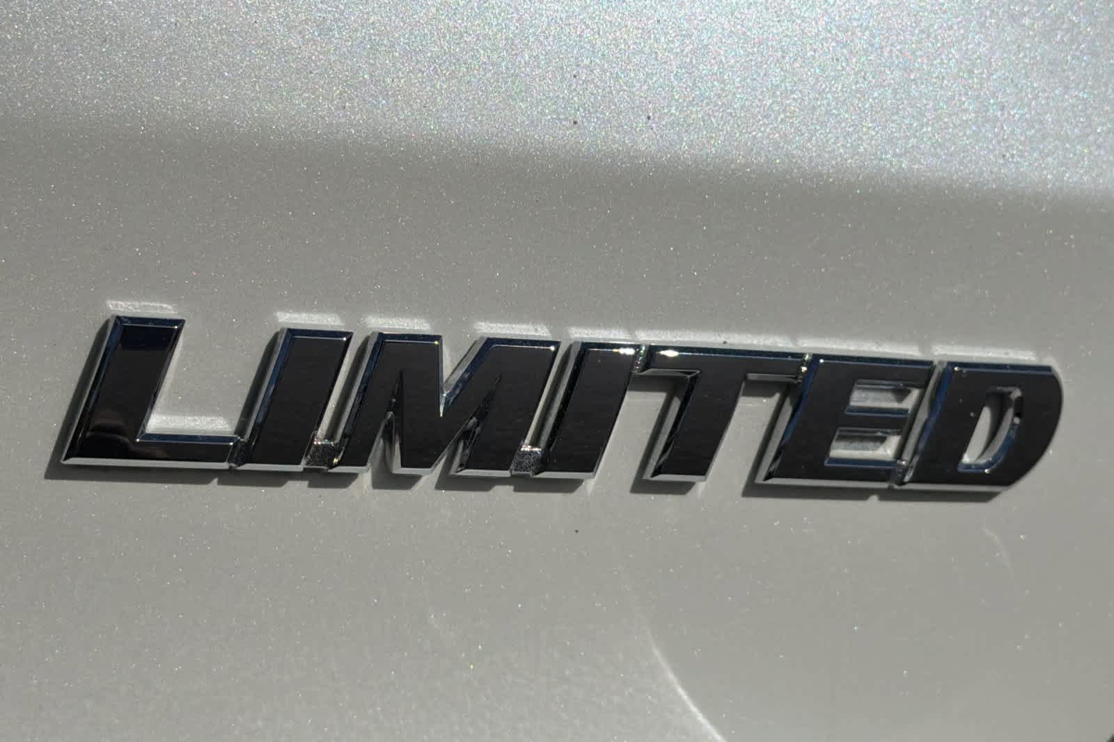 Used 2017 Toyota Highlander Limited AWD/4WD image 12