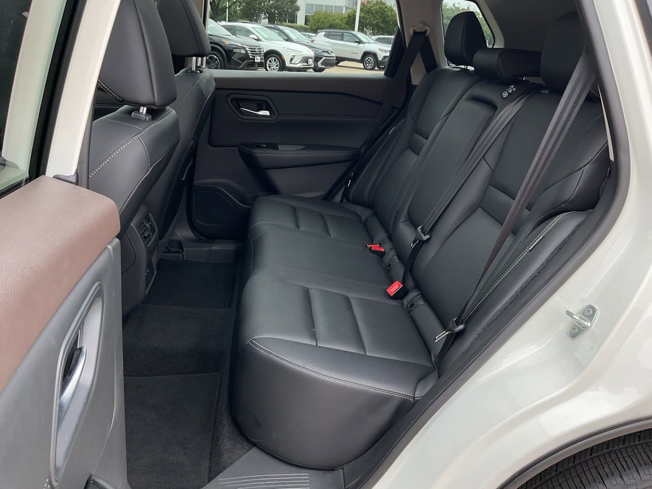 Used 2023 Nissan Rogue SL image 15